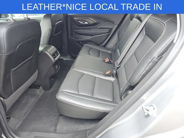 Used 2024 GMC Terrain SLT FWD image 31