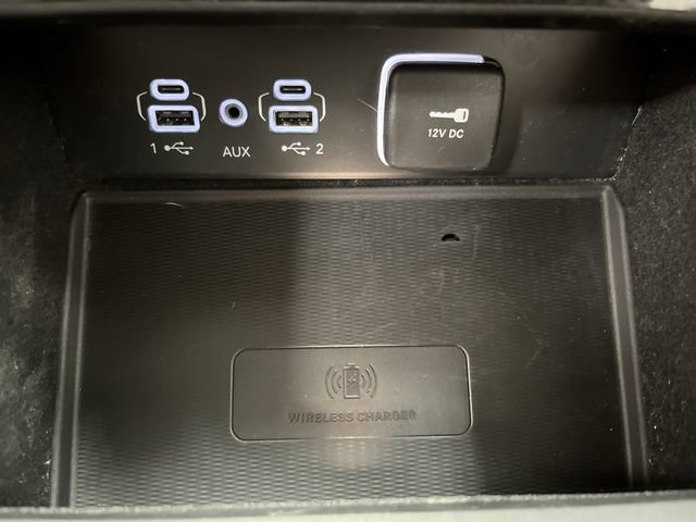 Used 2022 Jeep Grand Cherokee Limited w/ Luxury Tech Group II image 24