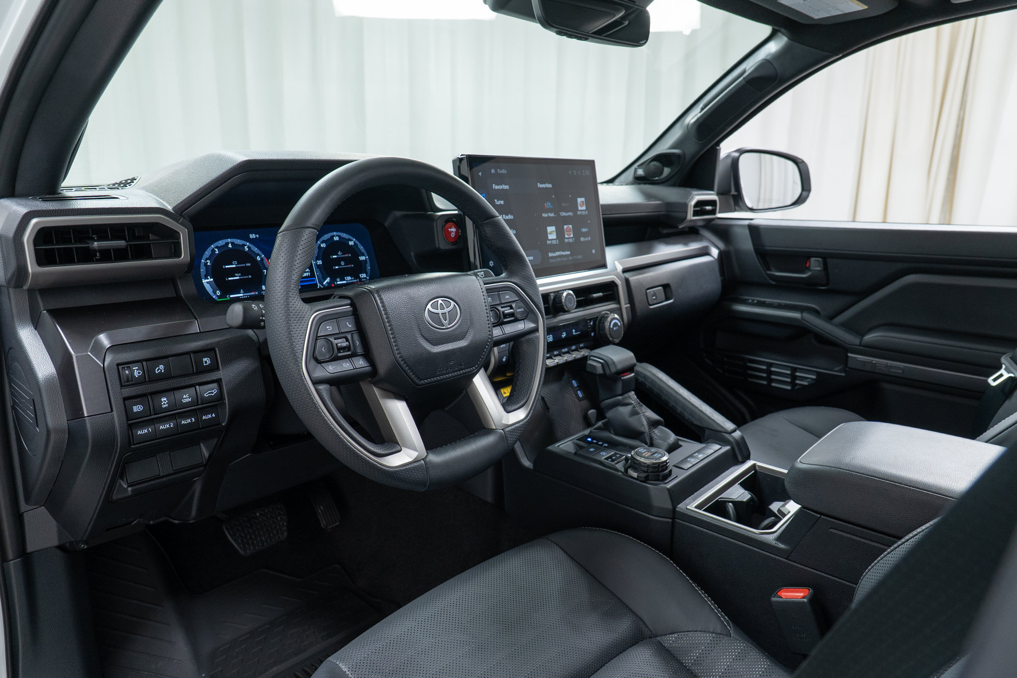 Used 2025 Toyota 4Runner TRD Off-Road Premium AWD/4WD image 13