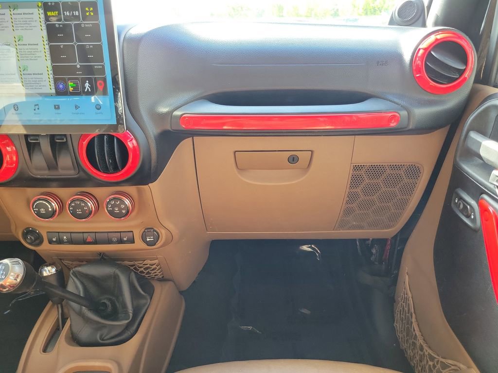 Used 2013 Jeep Wrangler Sahara w/ Connectivity Group AWD/4WD image 12