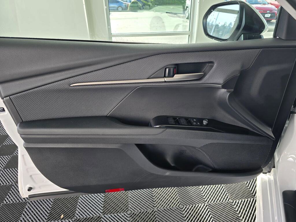 Used 2025 Toyota Camry SE image 66