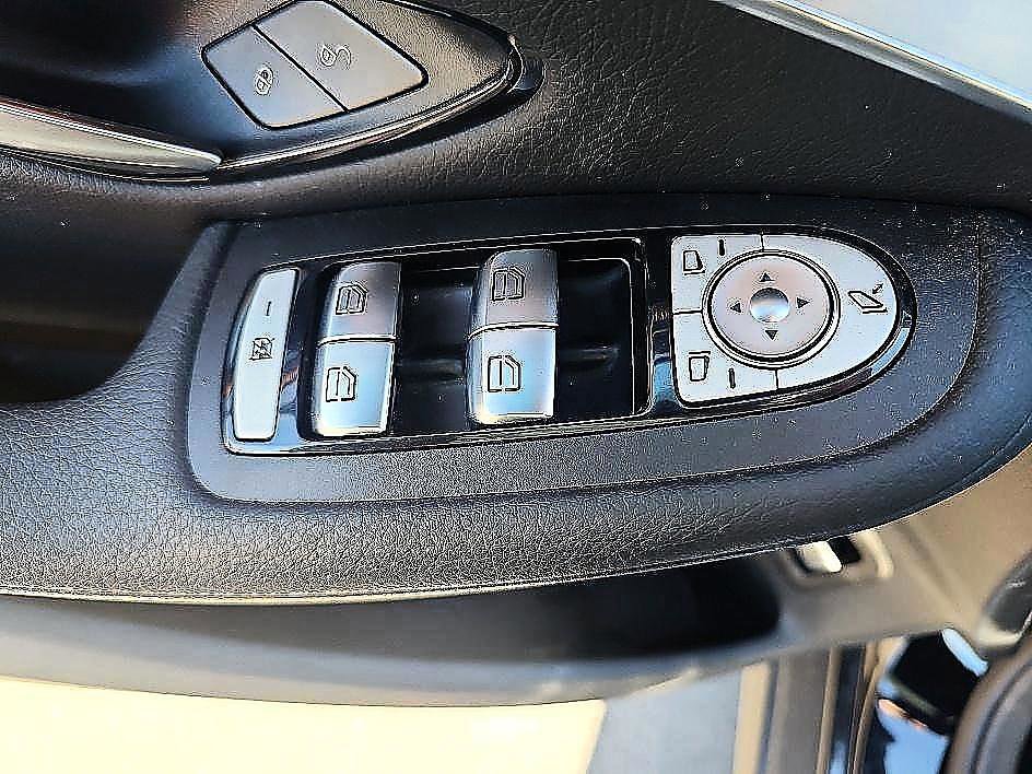 Used 2022 Mercedes-Benz GLC 300 image 10