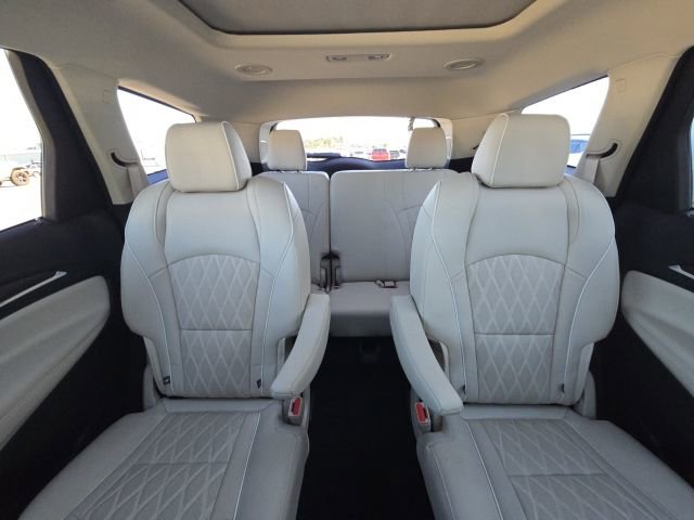 Used 2022 Buick Enclave Avenir w/ Avenir Technology Package image 18