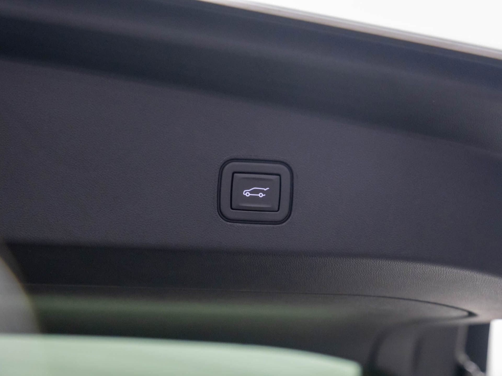 Certified 2024 Cadillac Lyriq Sport w/ Nappa Leather Package image 36