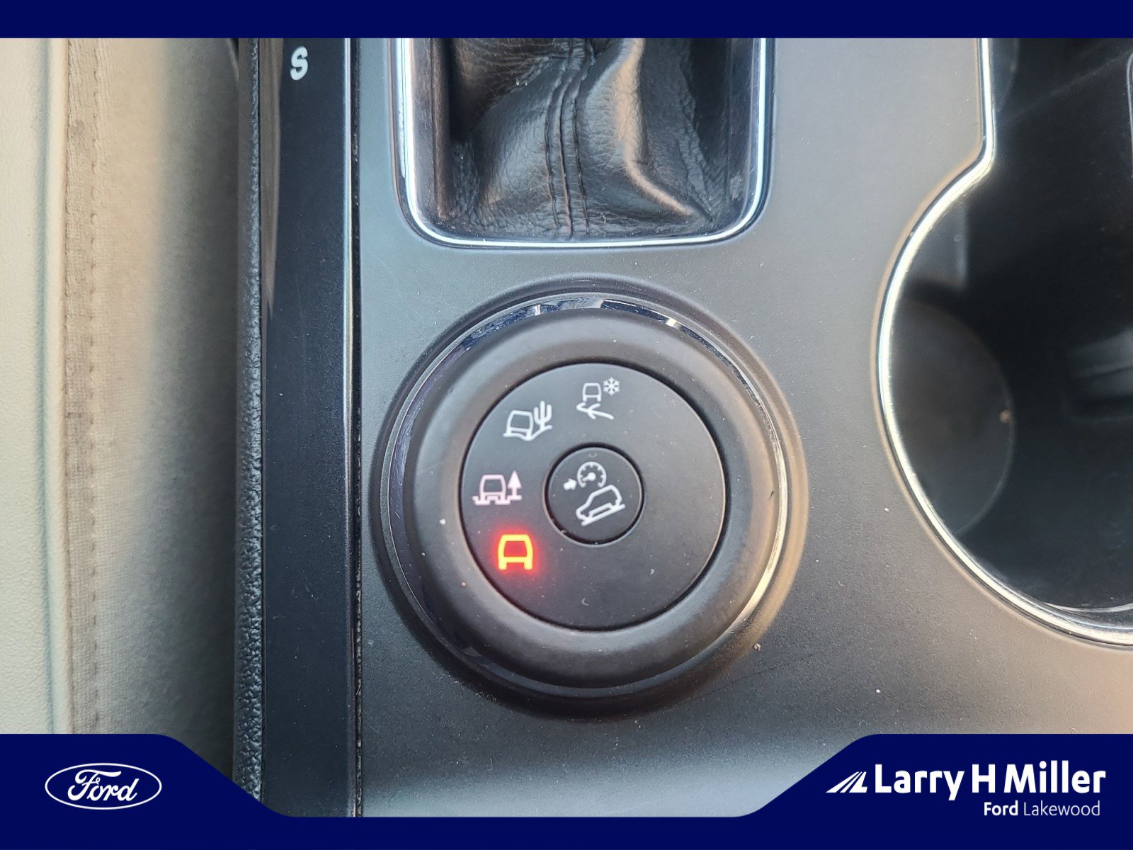 Used 2016 Ford Explorer Platinum image 34