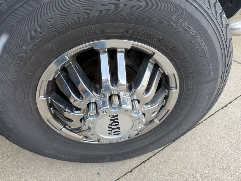 Used 2005 GMC Sierra 3500 SLT w/ Heavy-Duty Power Package image 8