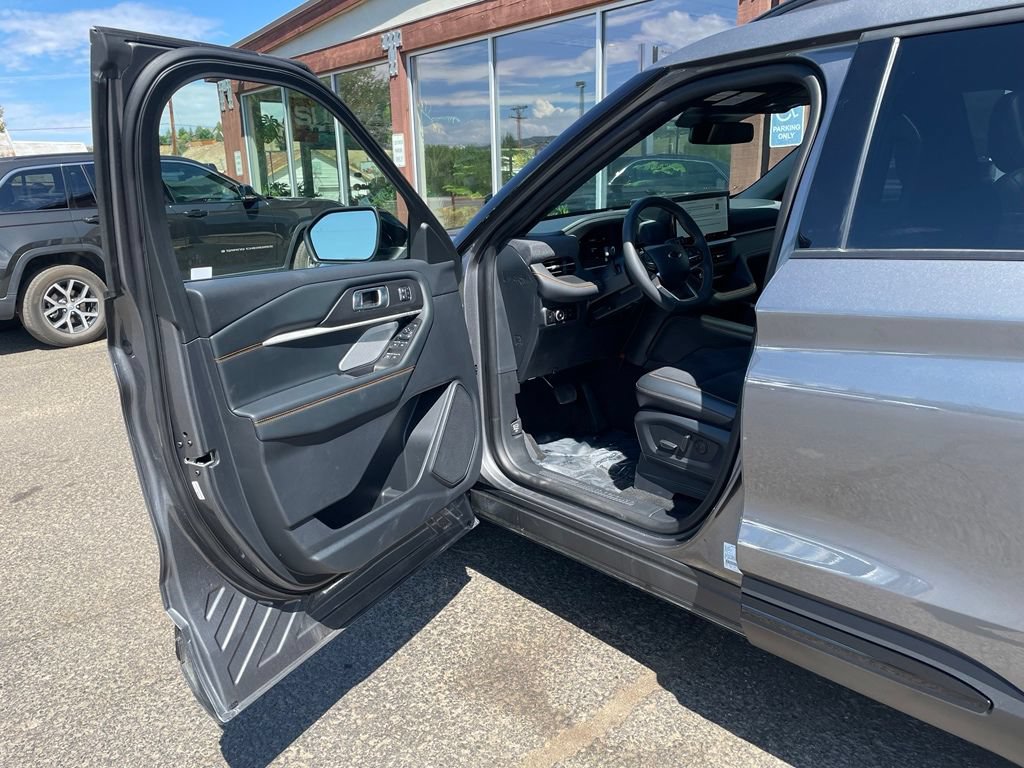Used 2026 Ford Explorer Tremor w/ Tremor Ultimate Package AWD/4WD image 11
