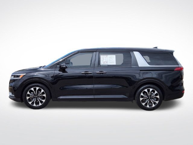 Used 2022 Kia Carnival EX FWD image 4