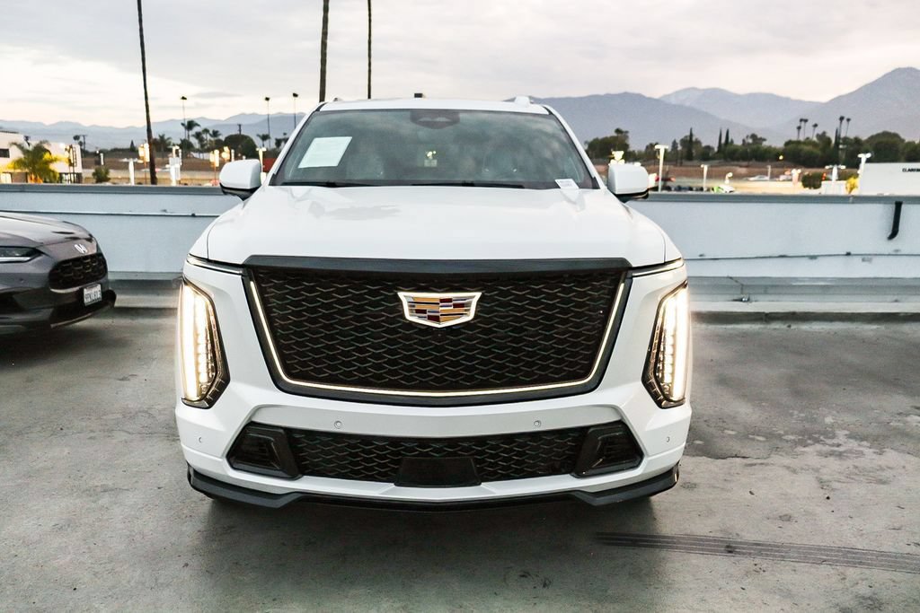 Used 2025 Cadillac Escalade V AWD/4WD image 3