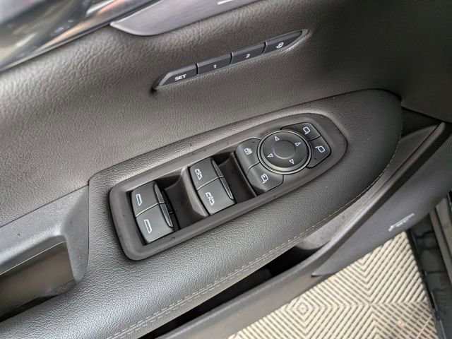 Certified 2022 Cadillac XT5 Premium Luxury FWD image 17