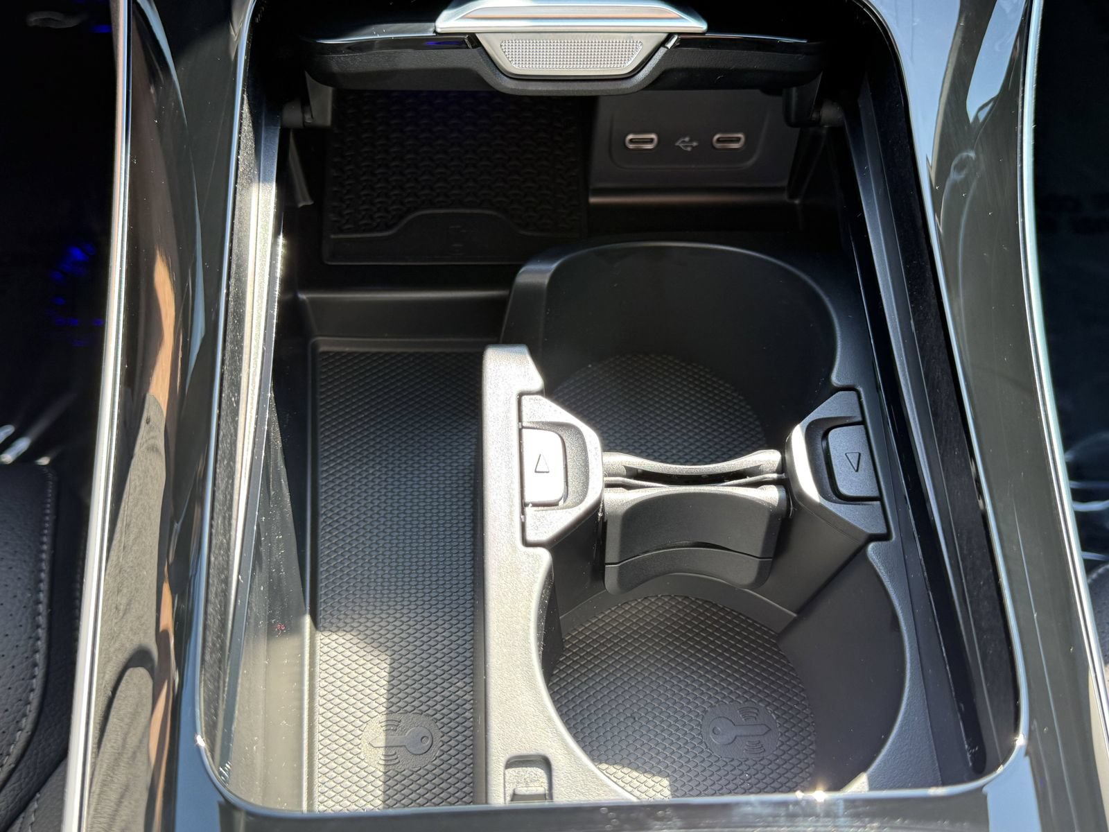 Used 2025 Mercedes-Benz C 300 Sedan image 28