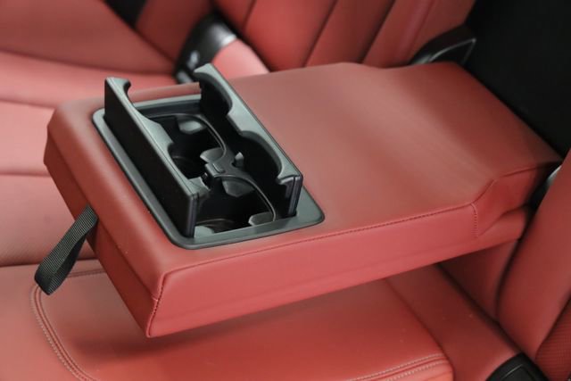 Used 2025 BMW 330i Sedan w/ M Sport Package image 39