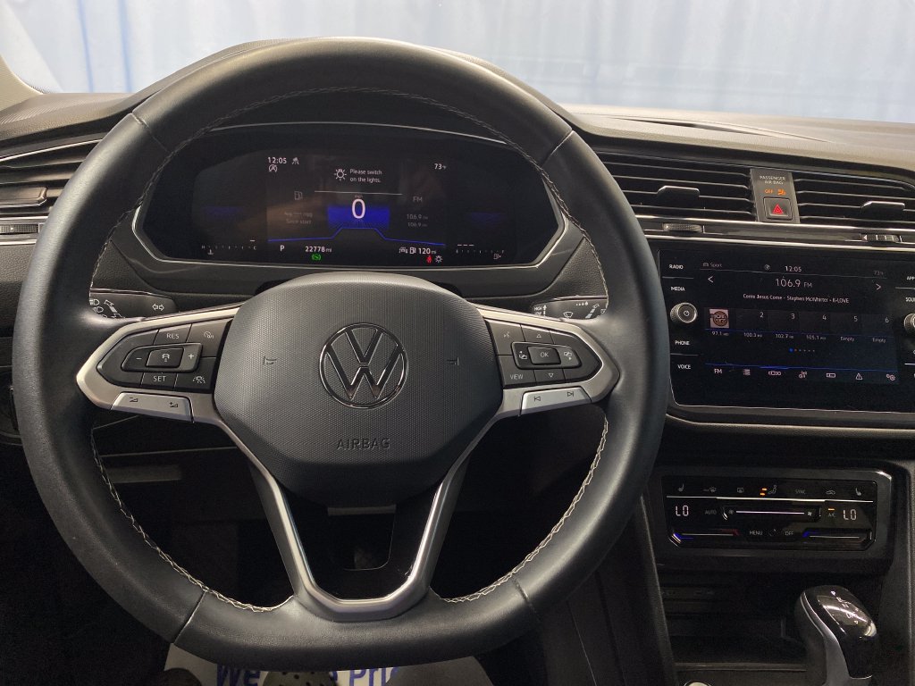 Used 2023 Volkswagen Tiguan SE AWD/4WD image 18