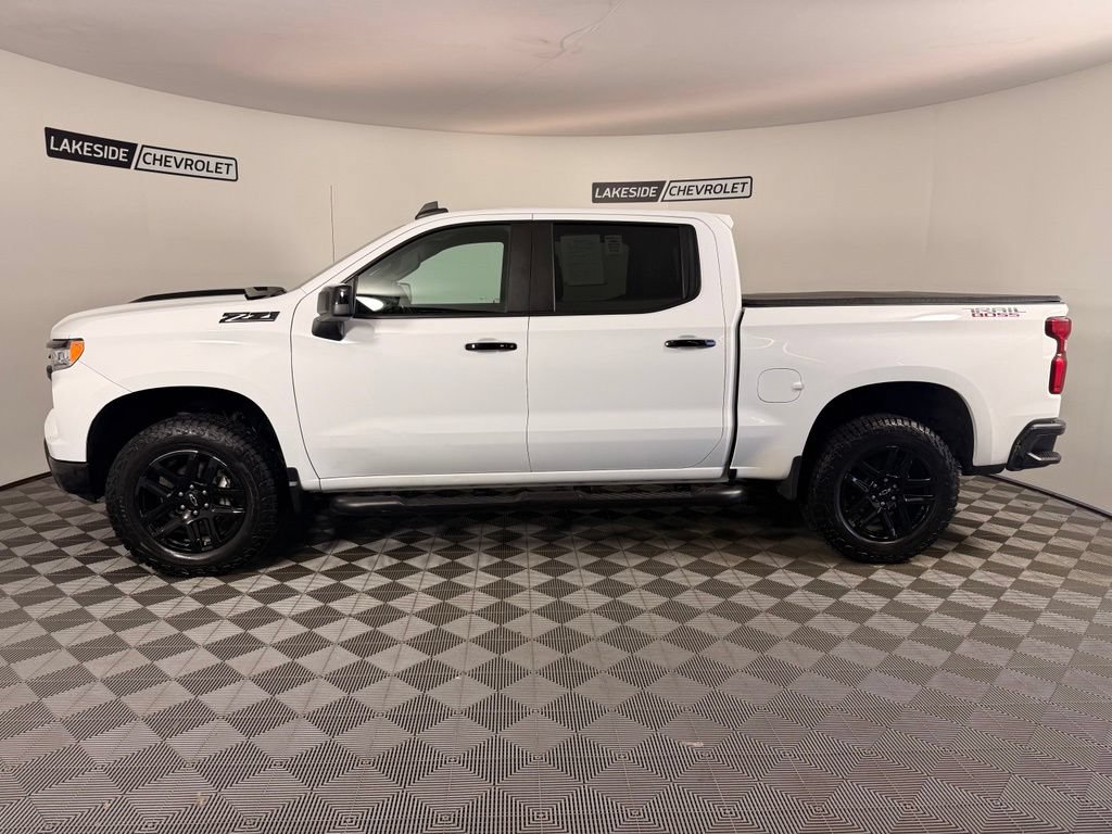 Used 2024 Chevrolet Silverado 1500 LT Trail Boss w/ Protection Package AWD/4WD image 3