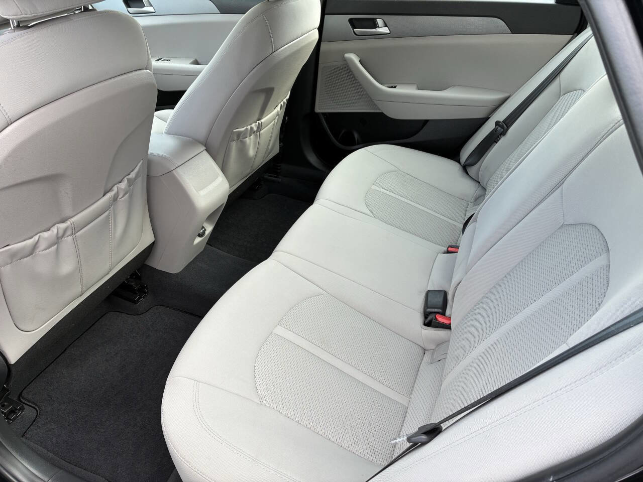 Used 2017 Hyundai Sonata SE w/ Cargo Package image 16