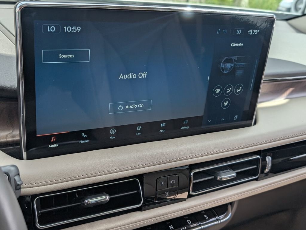 Used 2023 Lincoln Nautilus Reserve image 20