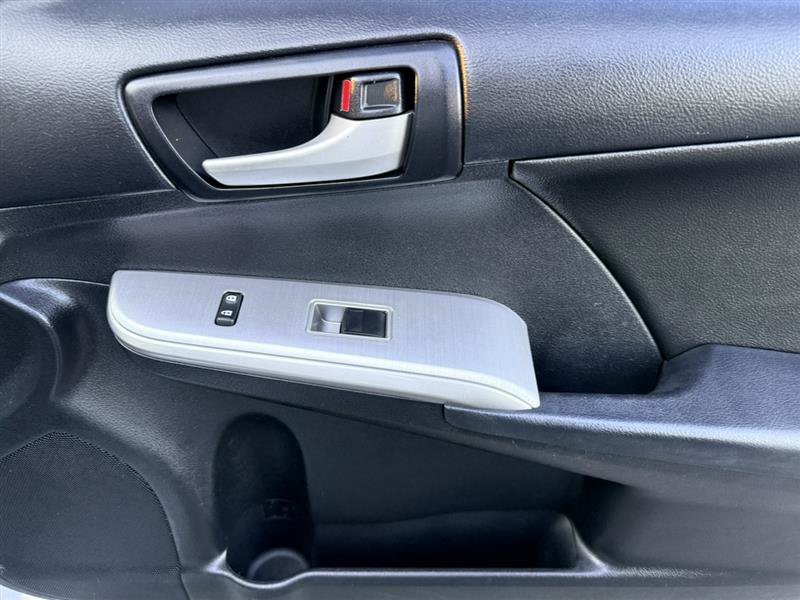 Used 2013 Toyota Camry SE w/ Preferred Accessory Pkg FWD image 15