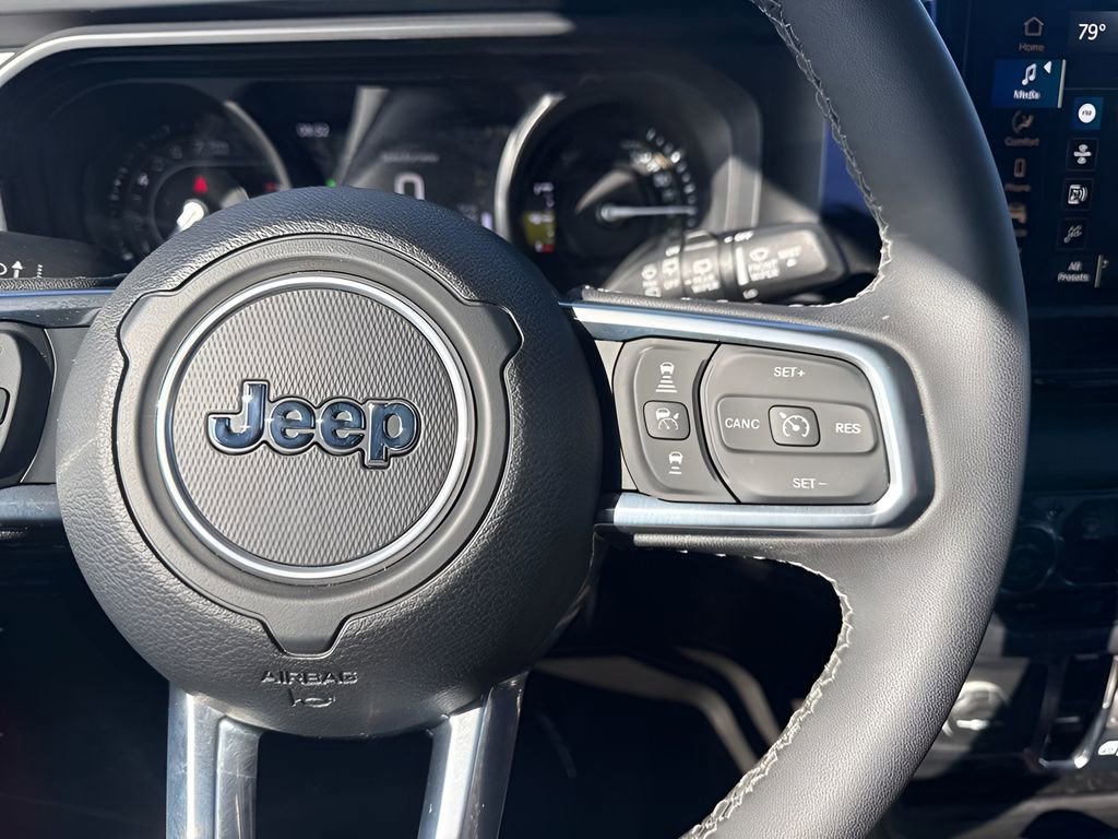 Used 2025 Jeep Wrangler Unlimited Sahara w/ Safety Group AWD/4WD image 15
