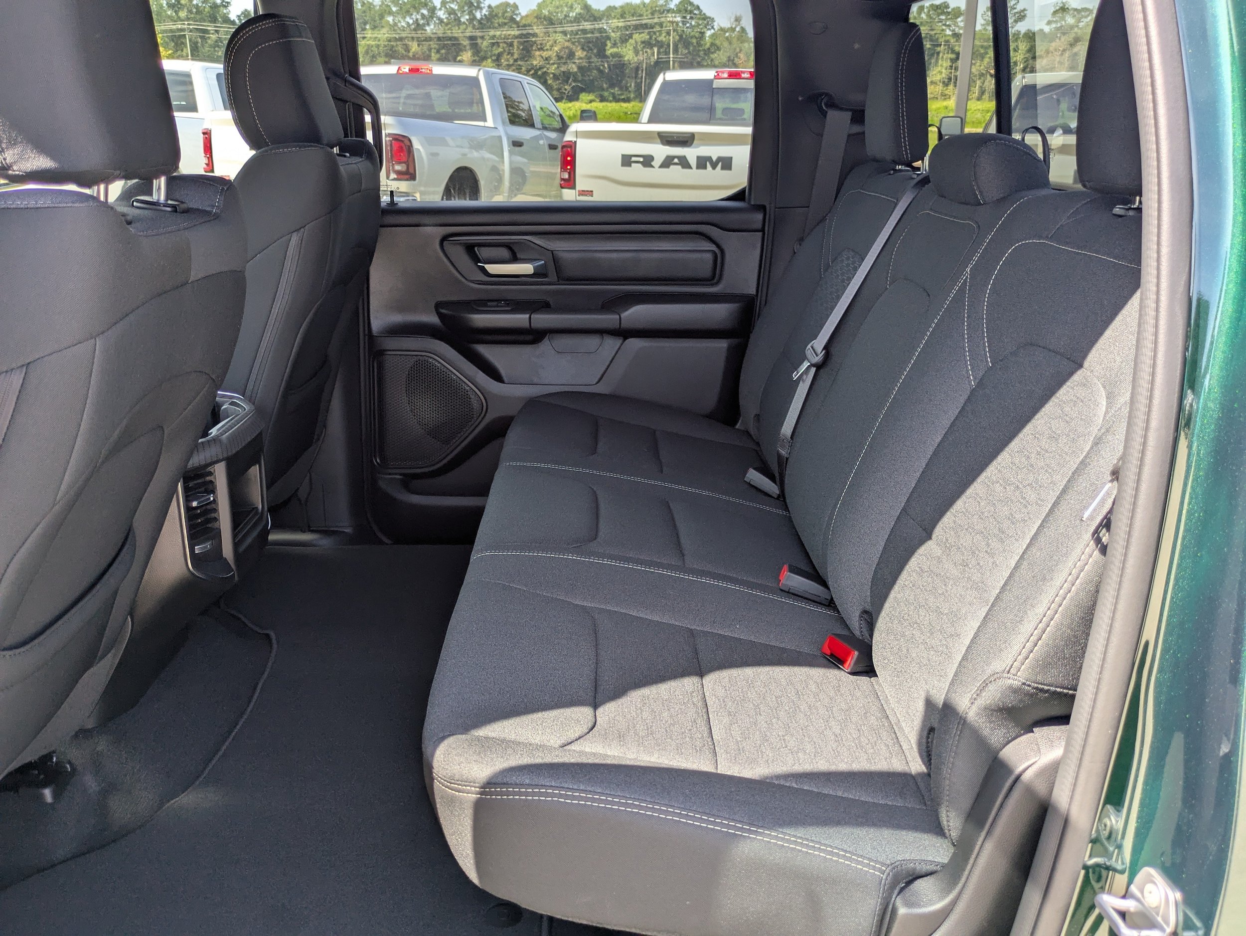 New 2026 RAM 1500 Express AWD/4WD image 7