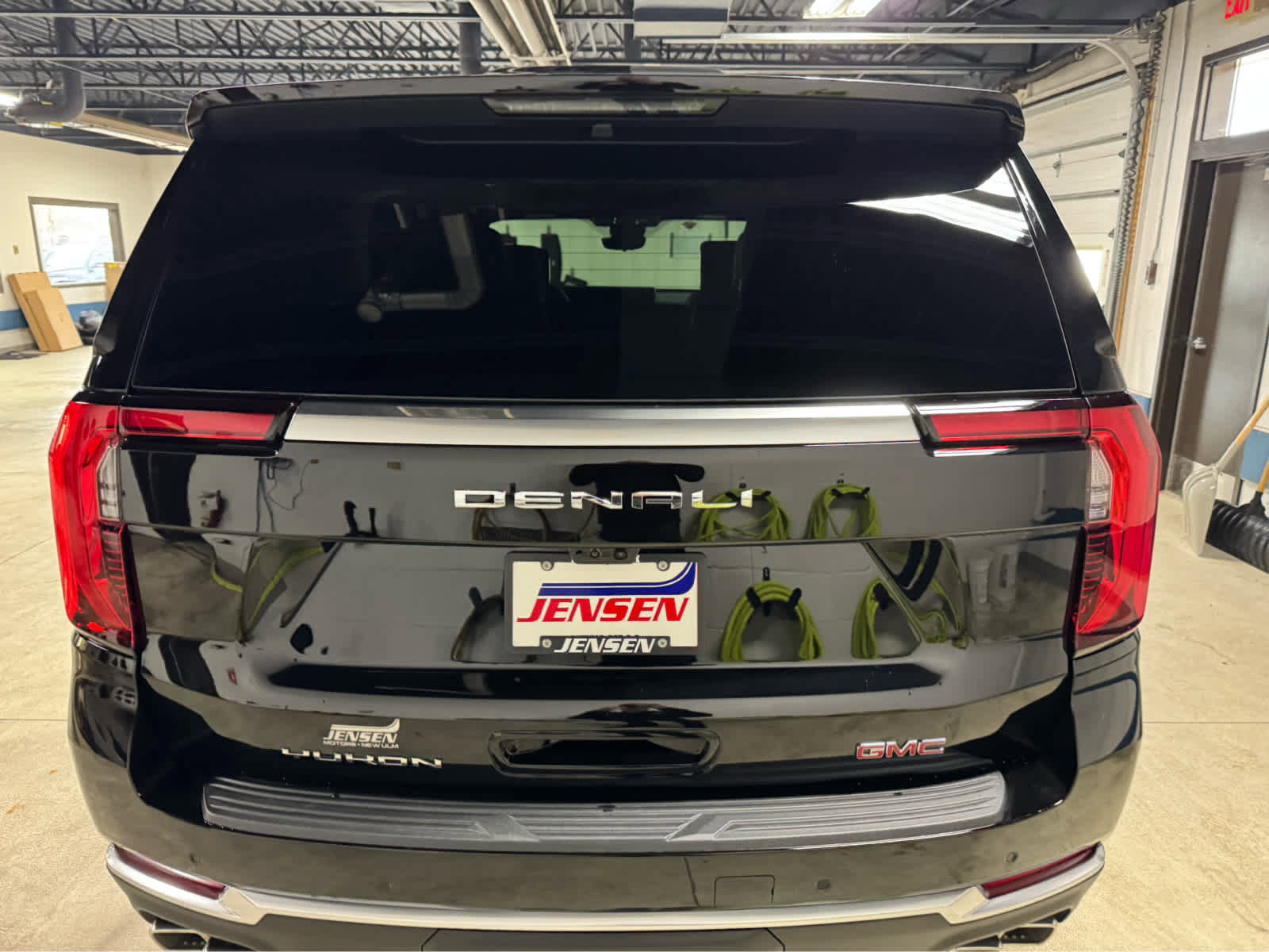 New 2026 GMC Yukon Denali w/ Denali Reserve Package AWD/4WD image 5
