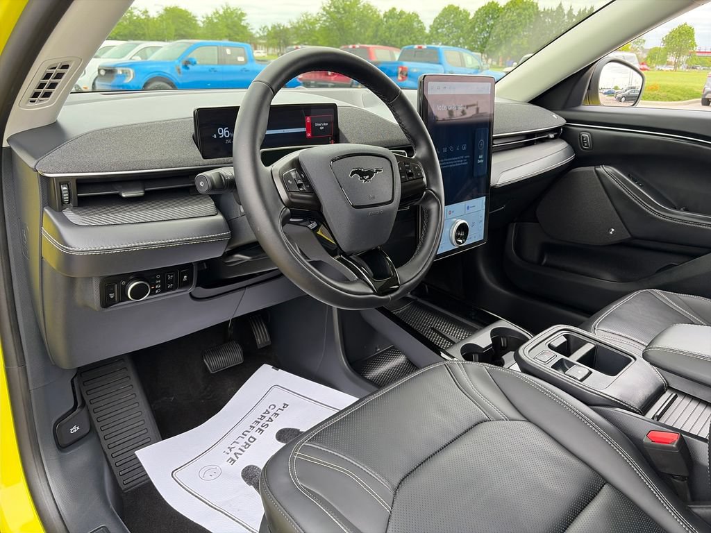 Used 2025 Ford Mustang Mach-E Premium AWD/4WD image 16