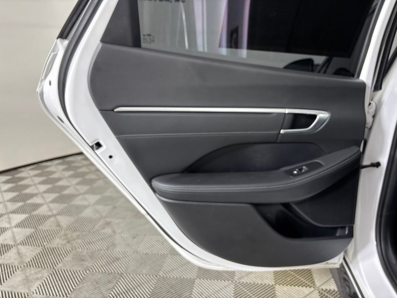 Used 2022 Hyundai Sonata Limited FWD image 25