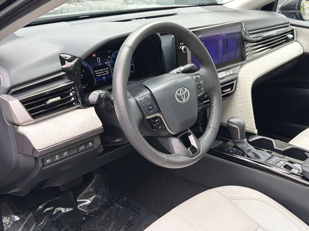 Used 2025 Toyota Camry XLE FWD image 20
