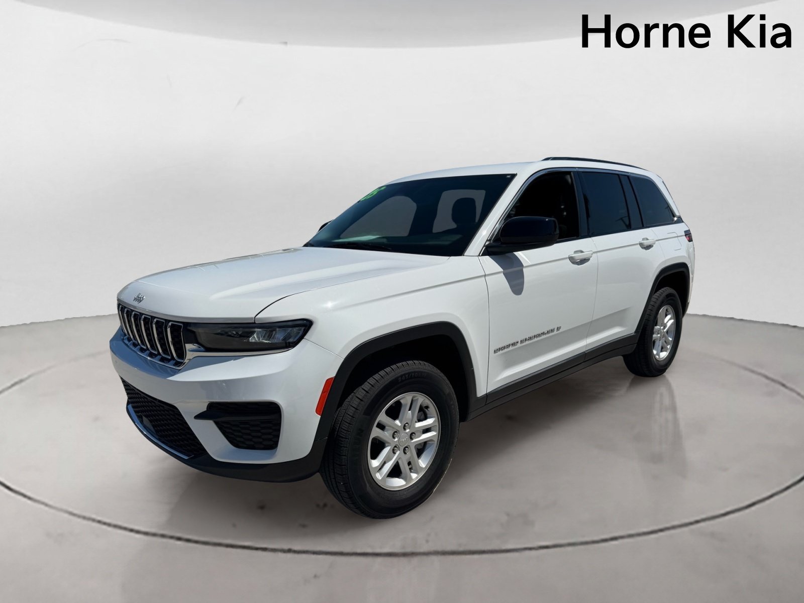 Used 2025 Jeep Grand Cherokee Laredo w/ Luxury Tech Group I AWD/4WD image 7