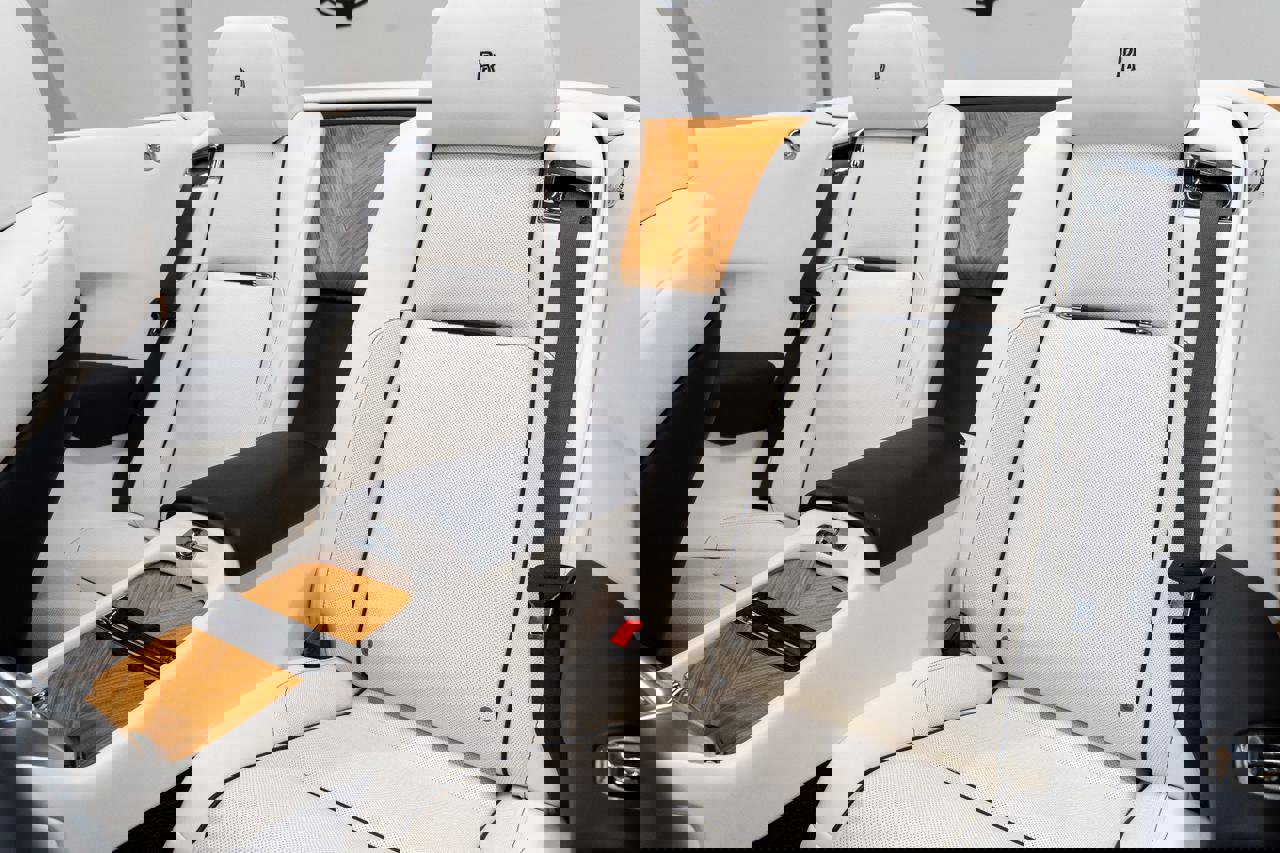 Used 2016 Rolls-Royce Dawn image 5