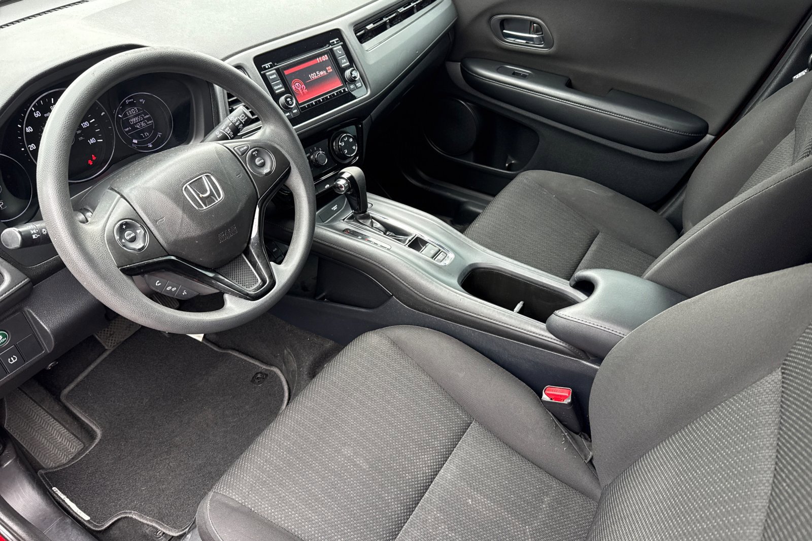 Used 2018 Honda HR-V LX image 11