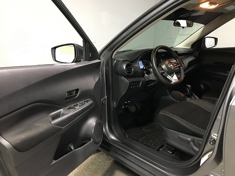 Used 2022 Nissan Kicks S FWD image 9