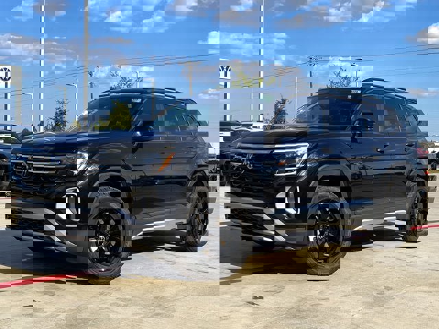 New 2025 Volkswagen Atlas Peak Edition SE
