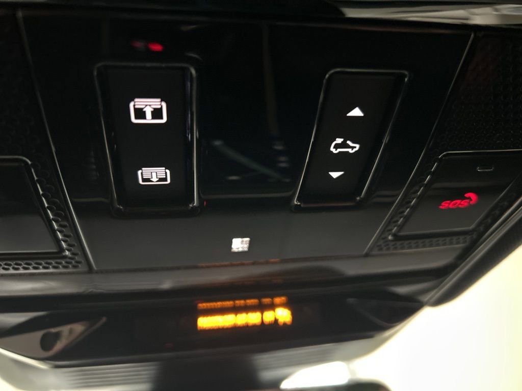 Used 2024 Land Rover Range Rover Sport SE image 9