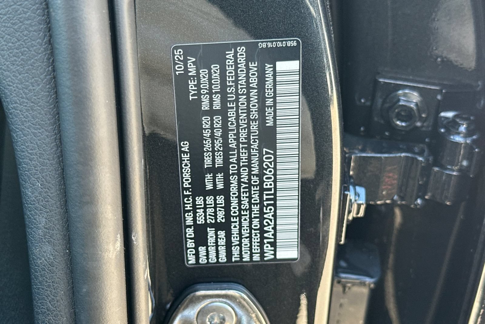 New 2026 Porsche Macan AWD/4WD image 46