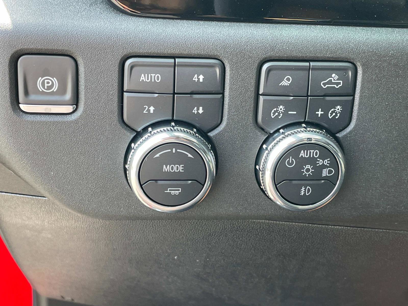 New 2025 GMC Sierra 2500 SLE w/ SLE Value Package; image 18