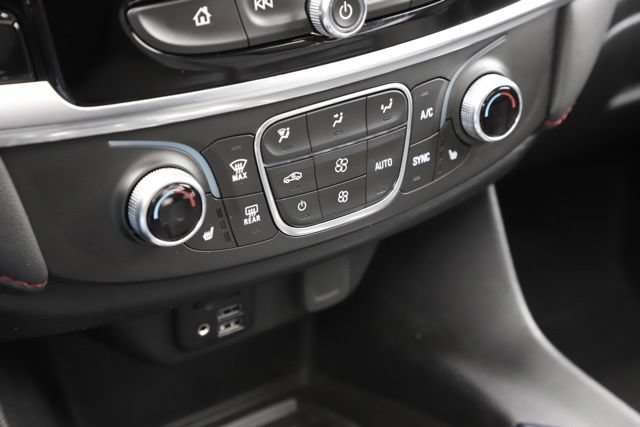 Used 2023 Chevrolet Traverse RS AWD/4WD image 28