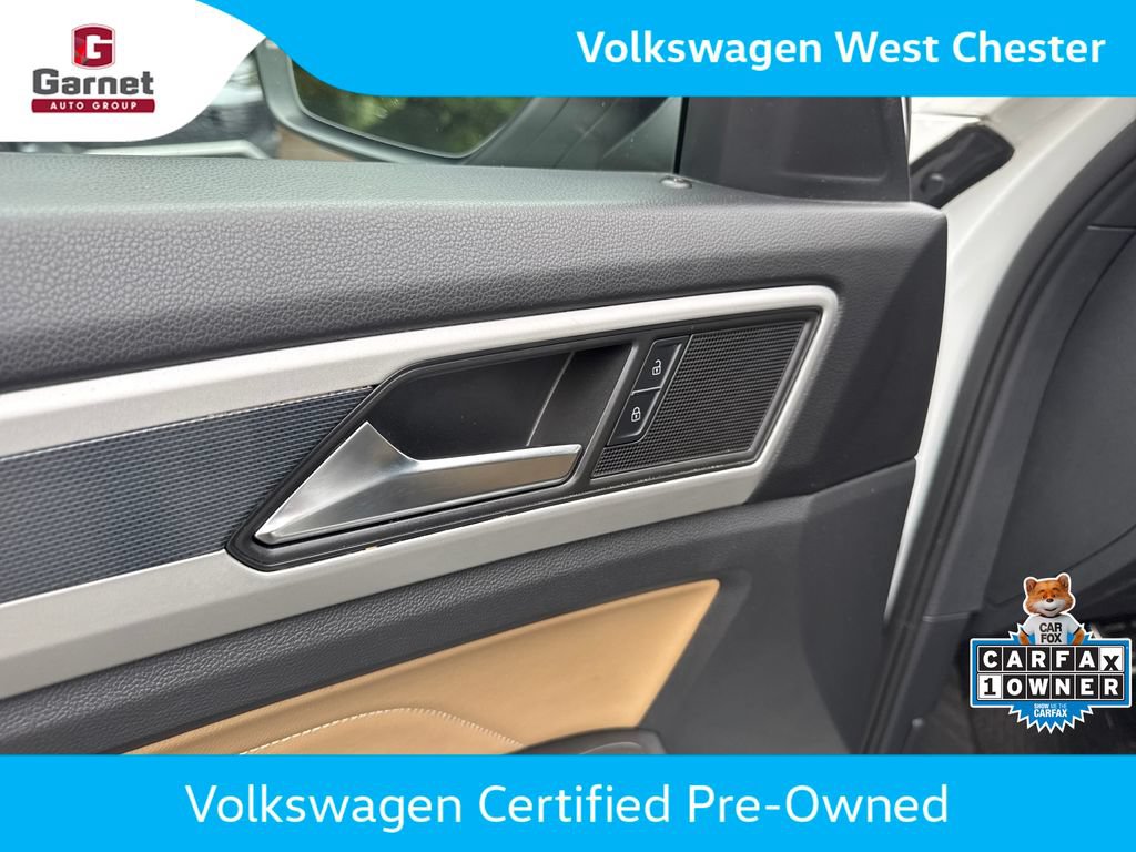 Certified 2023 Volkswagen Atlas Cross Sport SEL R-Line AWD/4WD image 13