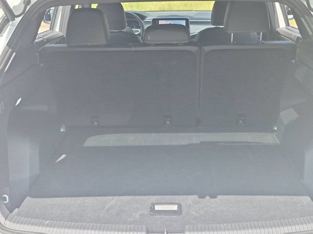 Used 2025 Volkswagen Atlas Cross Sport SE FWD image 28