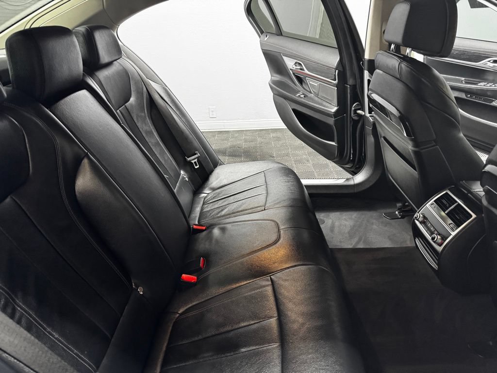 Used 2022 BMW 740i RWD image 46