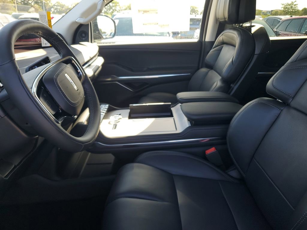 New 2025 Lincoln Navigator L Reserve image 21