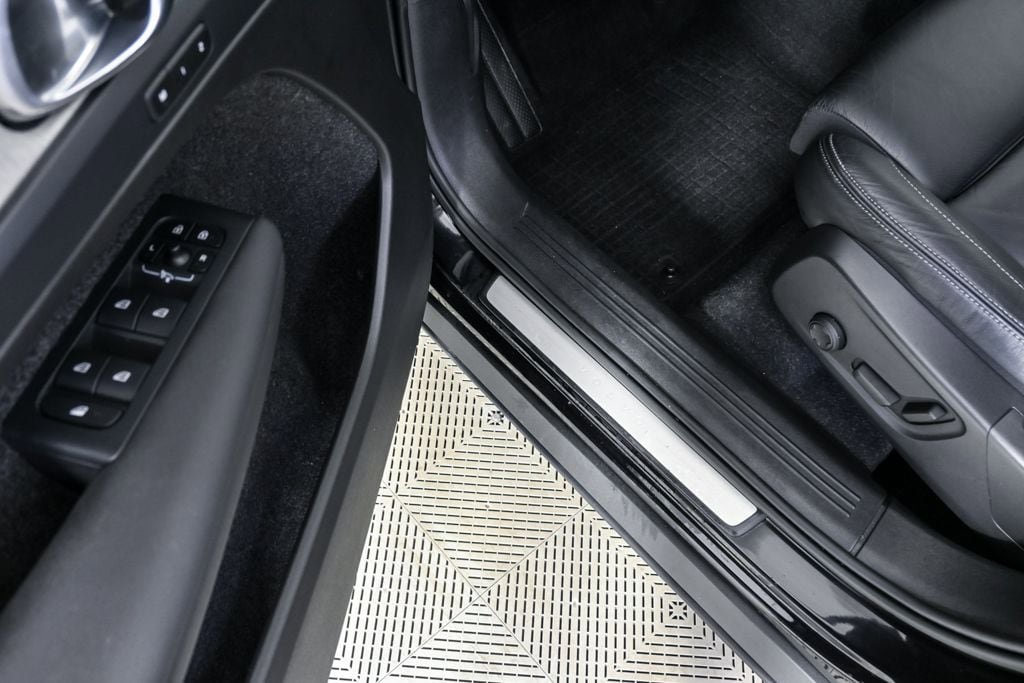 Certified 2023 Volvo XC40 B4 Plus w/ Driver Assist Package image 10