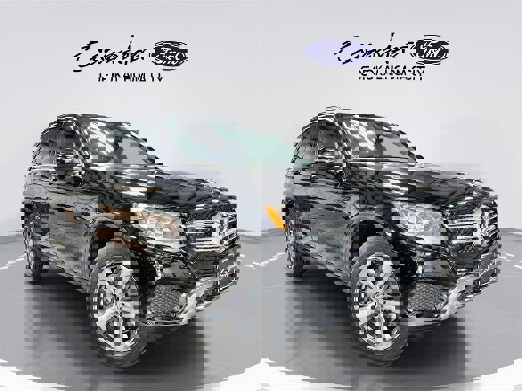 Used 2017 Mercedes-Benz GLC 300 4MATIC image 1