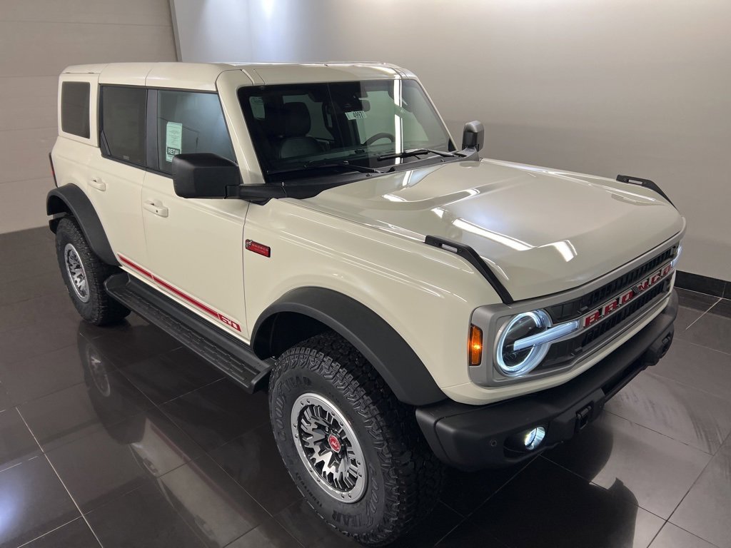 New 2026 Ford Bronco Outer Banks w/ Sasquatch Package