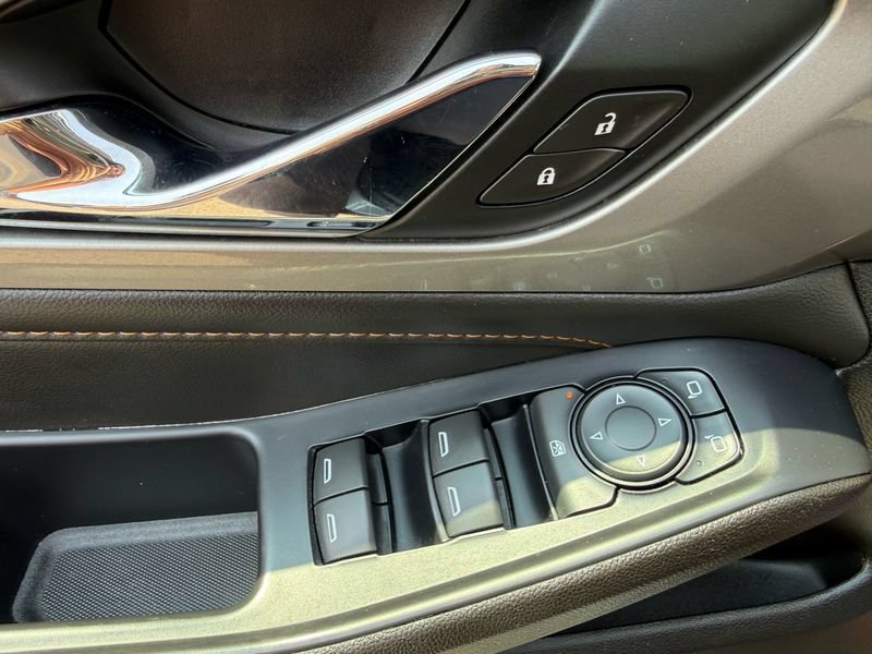Used 2020 Chevrolet Traverse LS AWD/4WD image 12
