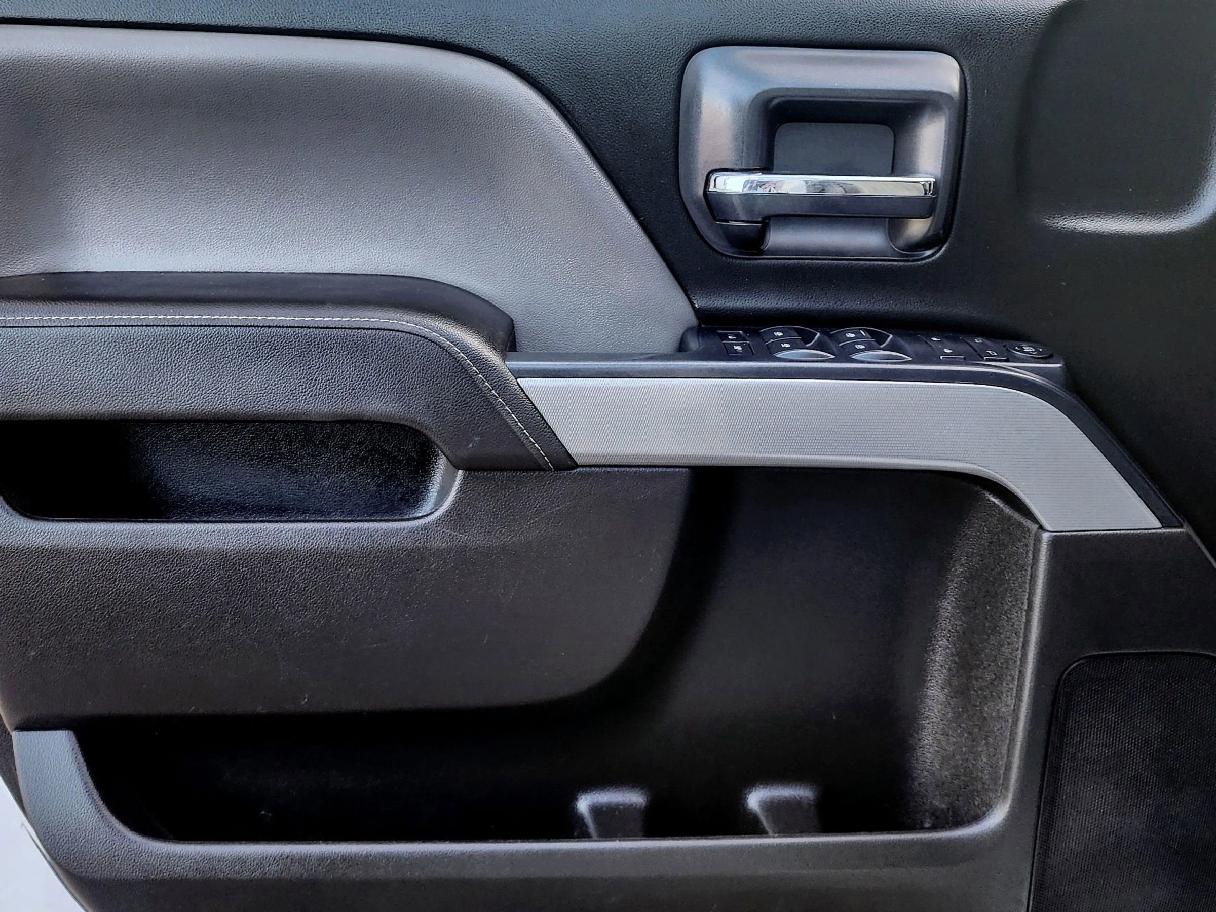 Used 2017 Chevrolet Silverado 3500 LT image 21