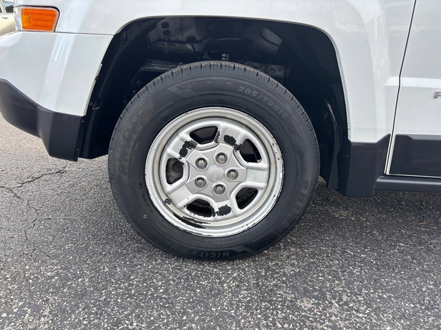 Used 2014 Jeep Patriot Sport image 23