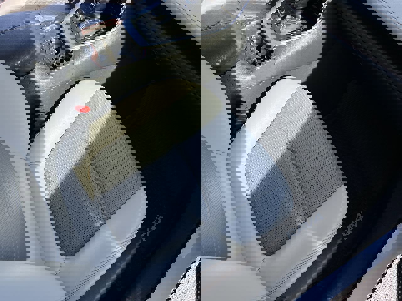 Used 2019 Toyota RAV4 Limited image 34