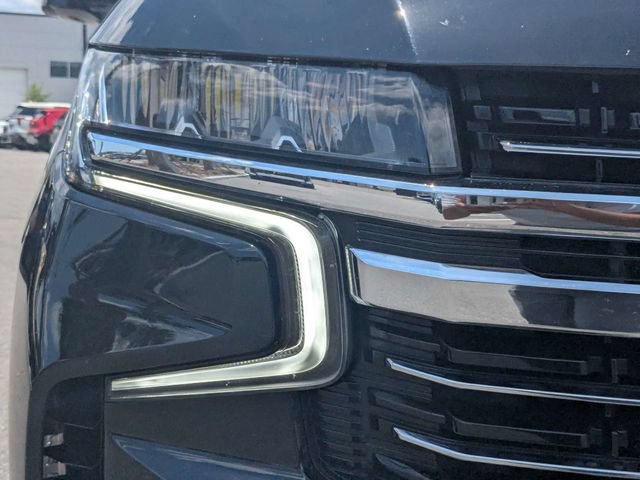 Used 2022 Chevrolet Suburban LT w/ LT Signature Plus Package AWD/4WD image 9