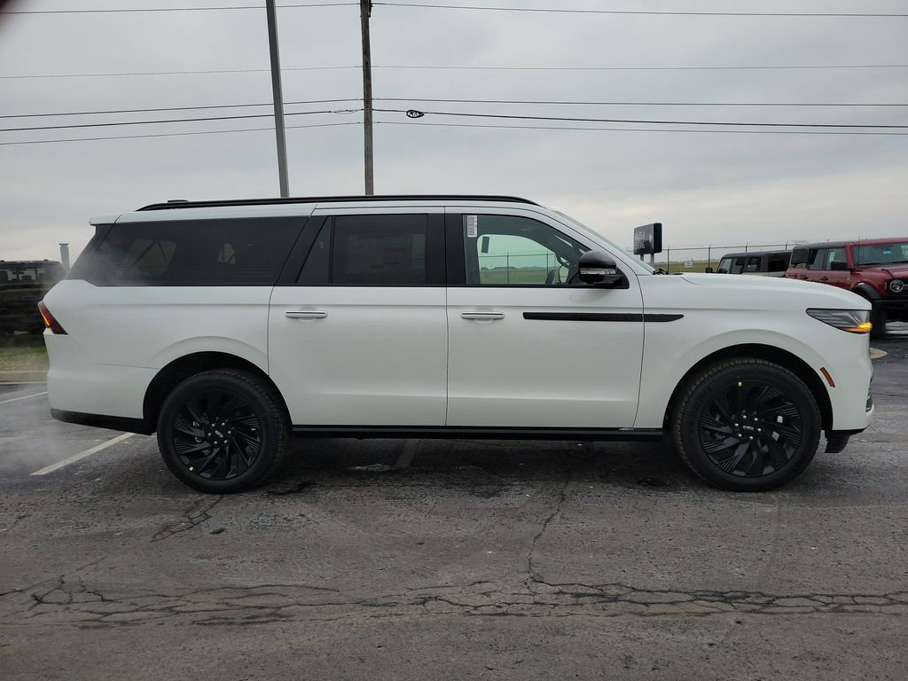 New 2025 Lincoln Navigator L Reserve w/ Jet Appearance Package image 3