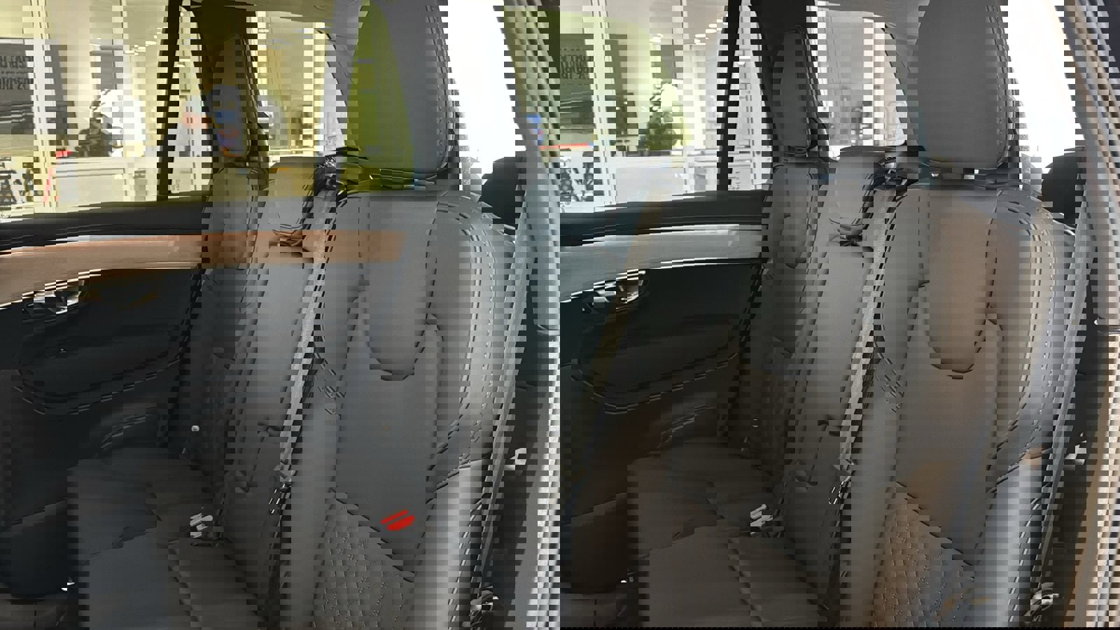 New 2026 Volvo XC90 B6 Plus w/ Protection Package Premier image 26